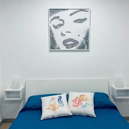 Al Mare Fuori 住宿加早餐酒店 3*