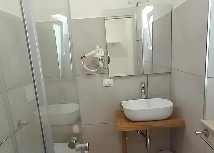 Al Mare Fuori Alojamento de Acomodação e Pequeno-almoço Calopezzati